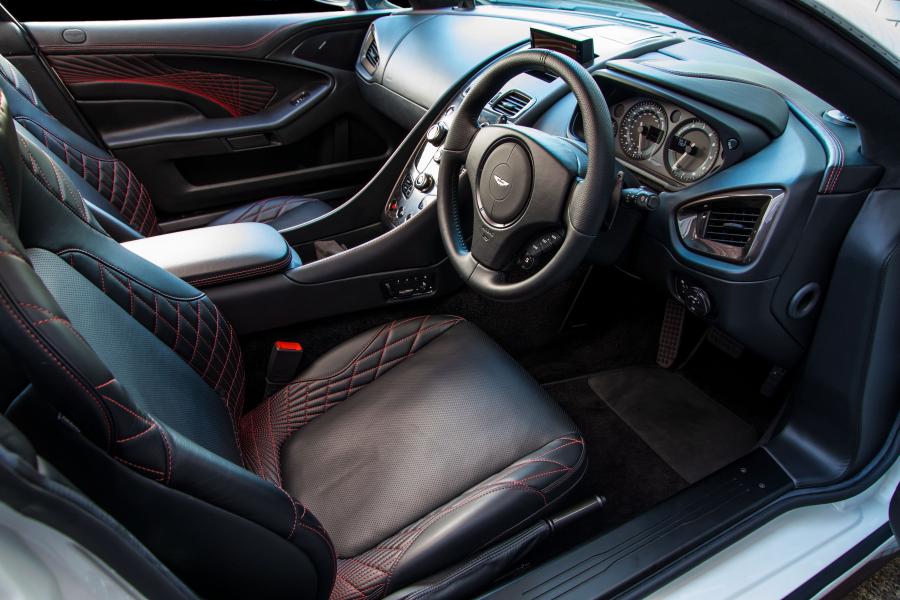 Интерьер Aston Martin Vanquish S 2017 года  (AU) (фото 5 из 18)